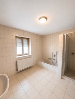 Badezimmer 1.OG