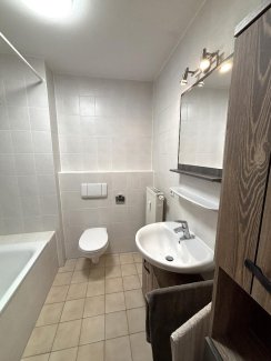 Bad mit Wanne