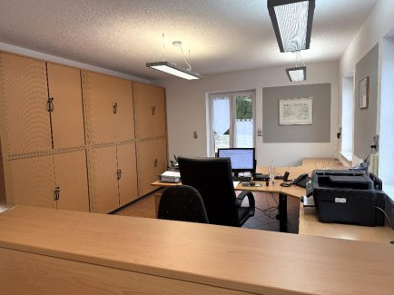 Büro/Empfang mit...