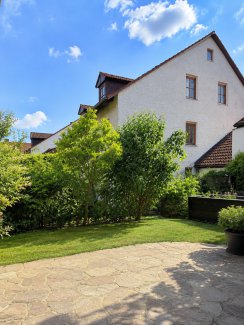 ... zur Terrasse
